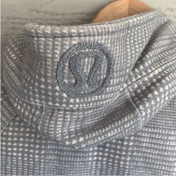Lululemon Athletica Gray and Cream Jacket - Picture 11 of 13
